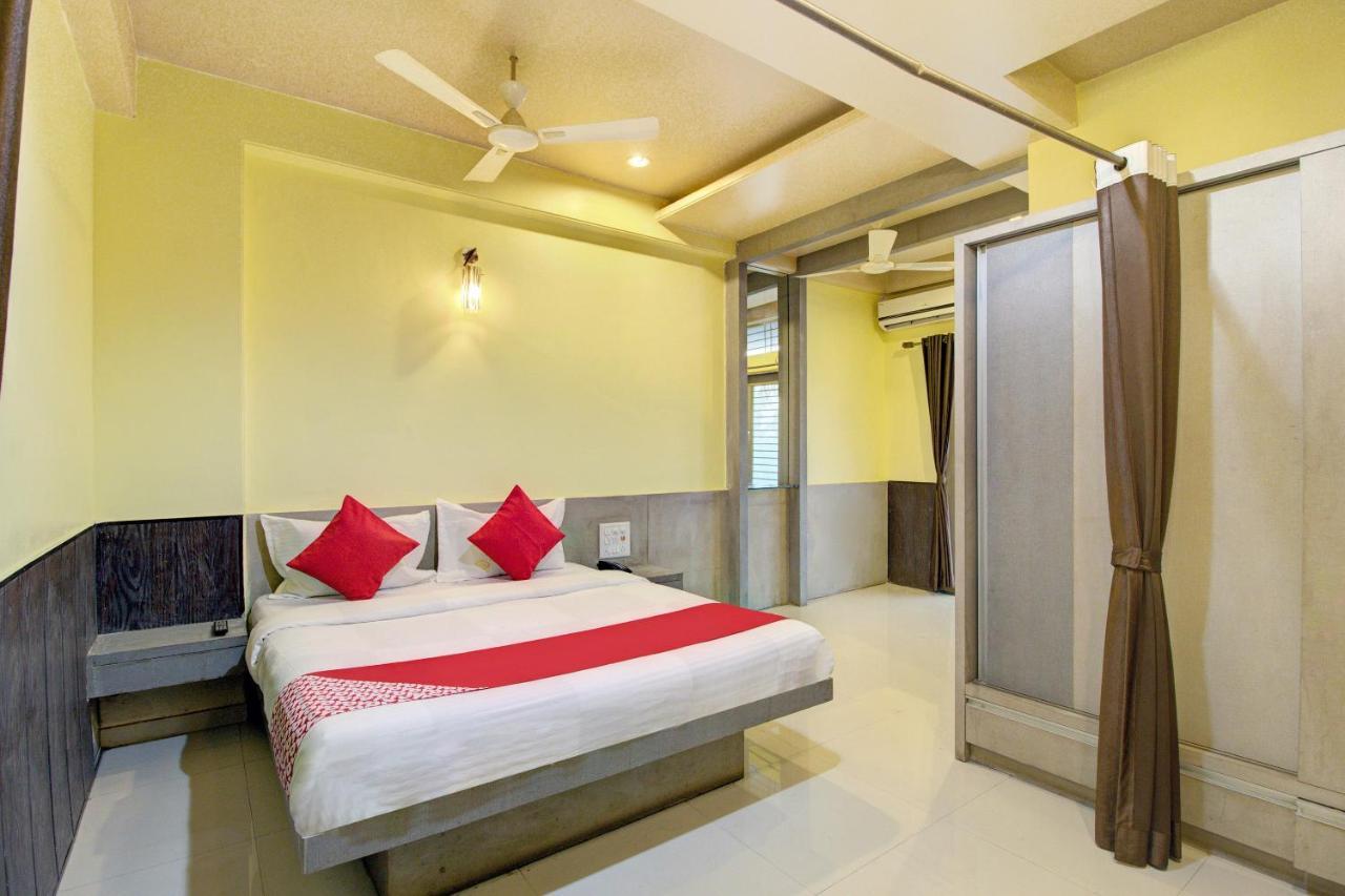 Hotel Oyo Slp013 Savan And Sapna Lodging Solapur Zewnętrze zdjęcie